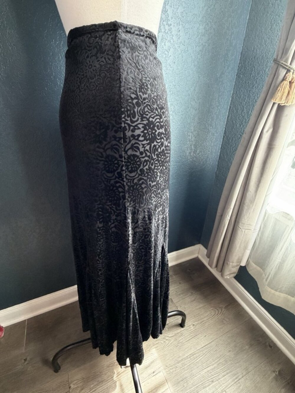 Black Burnout Velvet Y2K Midi Trumpet Hem Skirt Sz XL Clothing By Notations - Picture 6 of 8